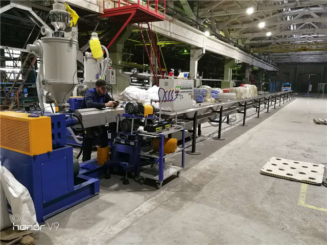 Línea de extrusión de manguera de PVC reforzado en espiral de doble salida