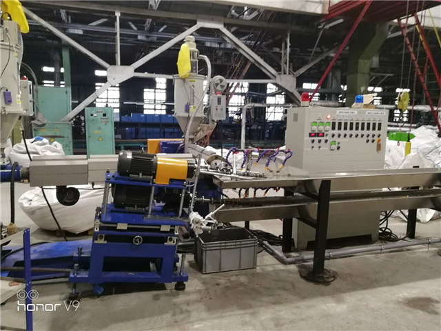Línea de extrusión de manguera de PVC reforzado en espiral de doble salida